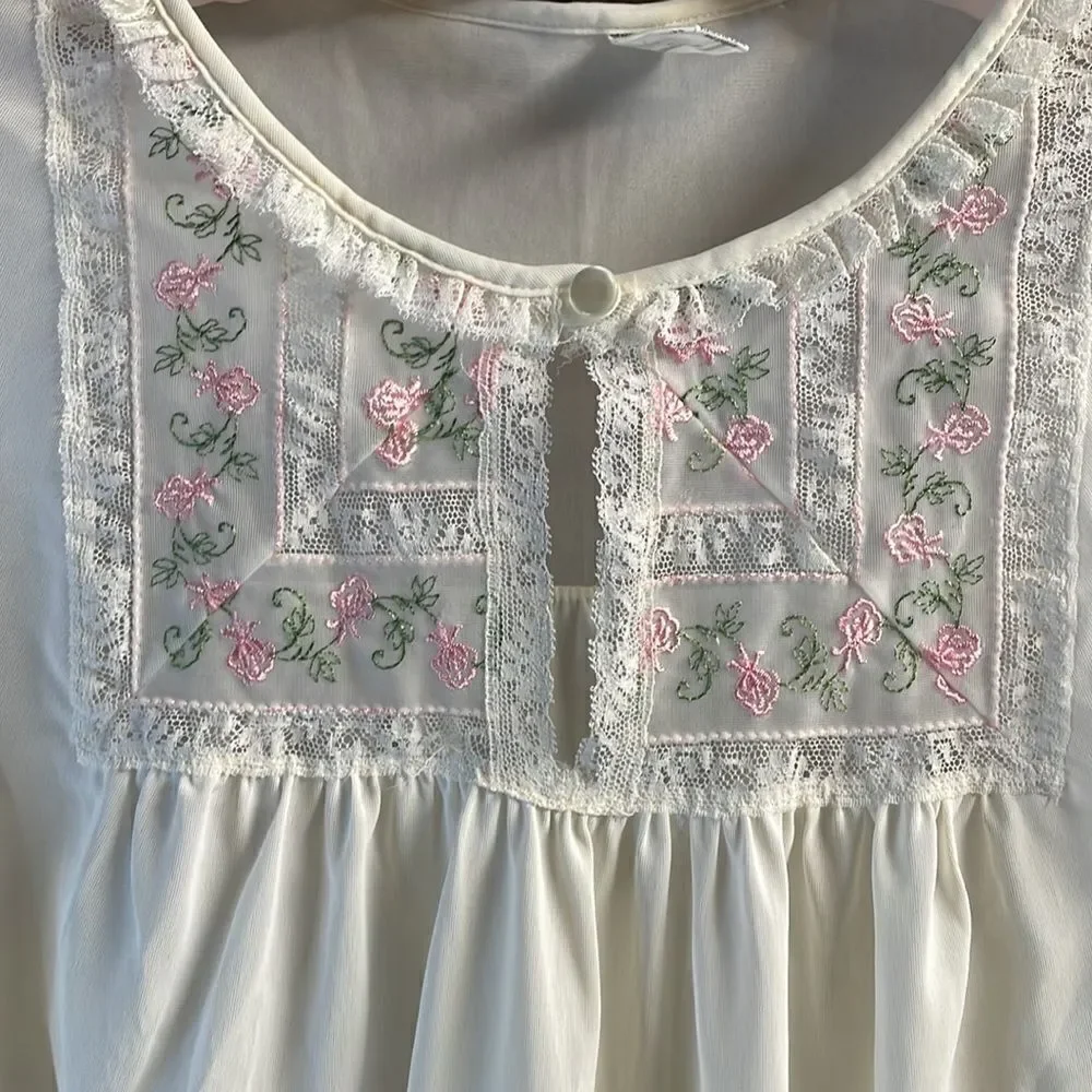 Komar Dainty Night Gown, Lace & Tiny Pink Roses&Greenery,Size Average L,Vintage